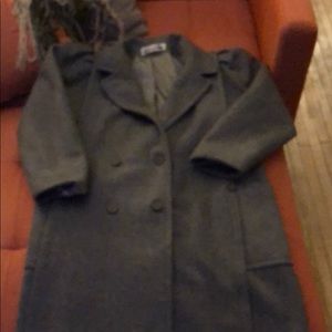 100% wool women’s trench coat very nice